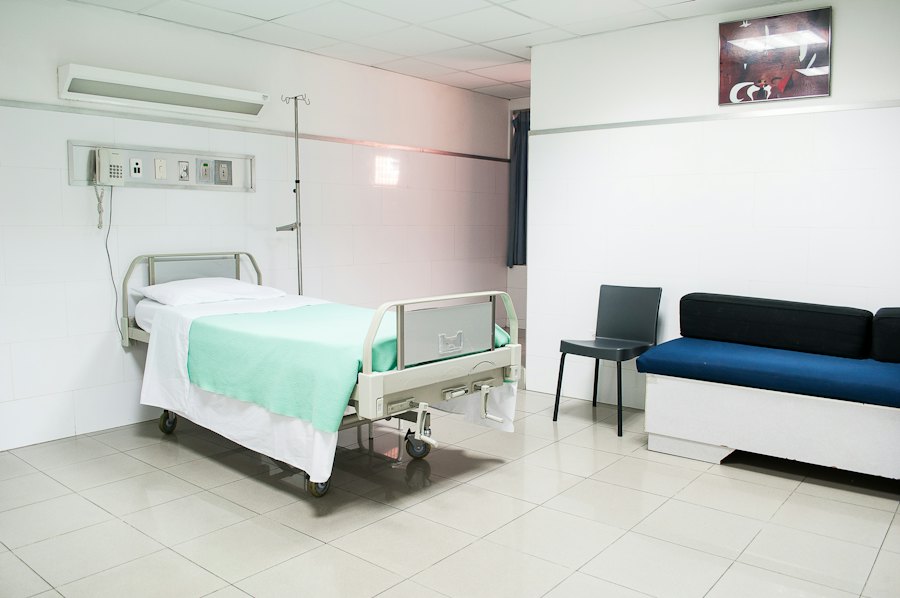 A quiet single patient room